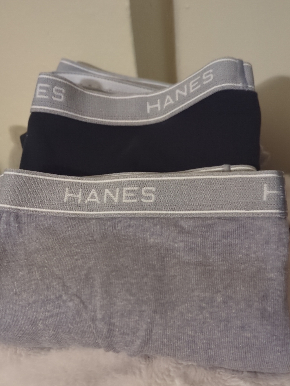 Hanes Men’s Boxer Briefs 6-Pack - Black & Gray New. Even Fits A Large Man Size